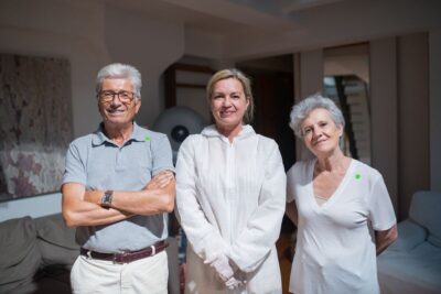 Cuidadores y adultos mayores en el hogar