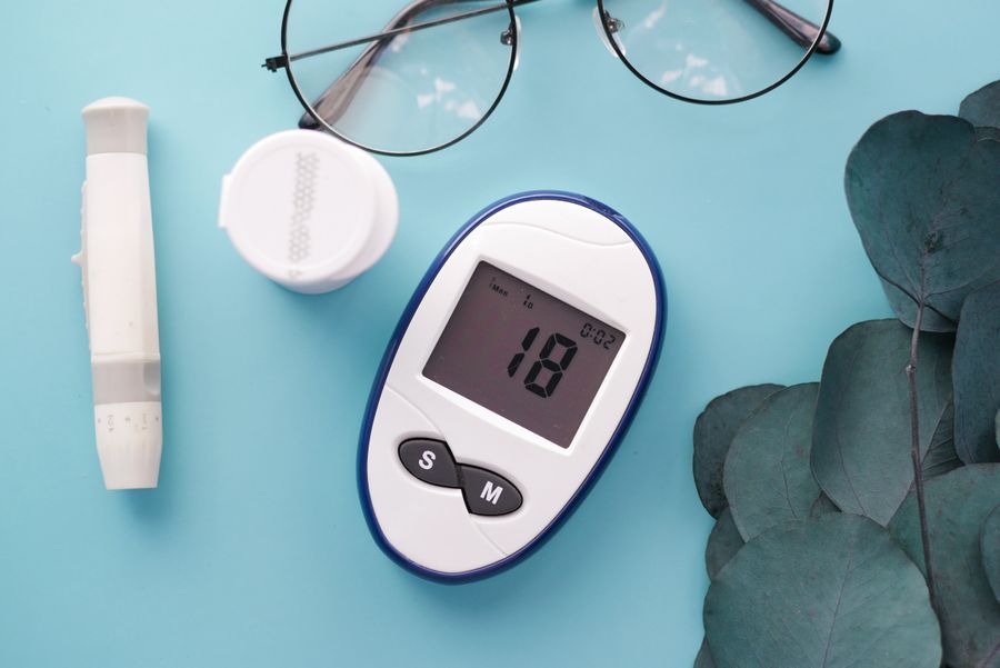 Glucometro y tiras reactivas para medición de glucosa