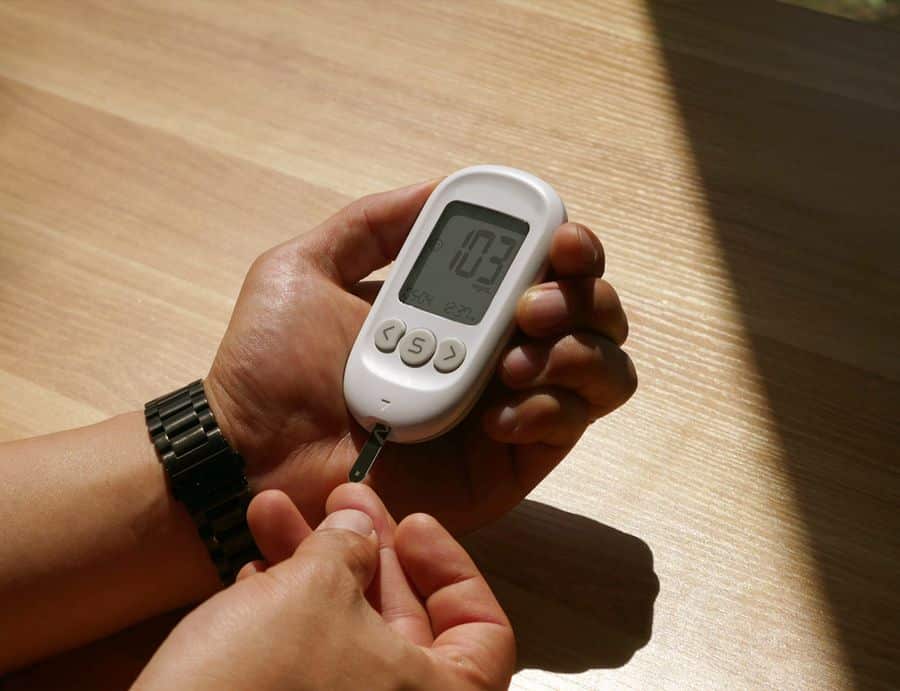 Medidor de glucosa en sangre portátil